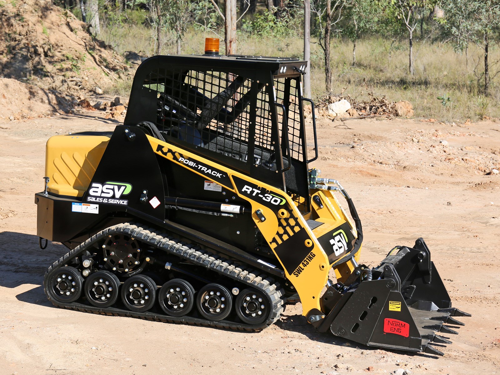 Bobcat на гусеницах. погрузчик на гусеничном ходу. трактор gehl. бобкэт гусеничный. Gehl 102 мини погрузчик.