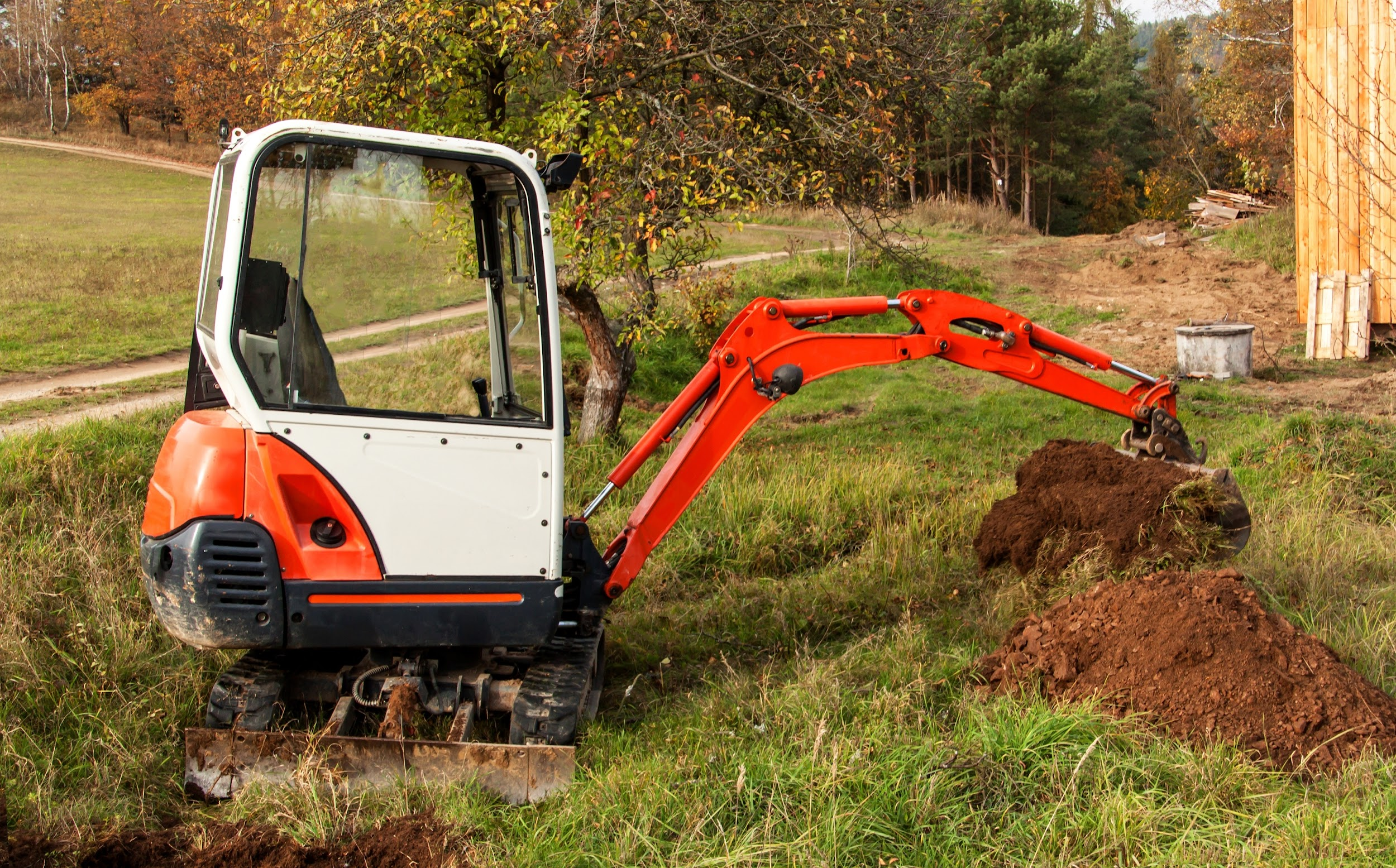 6 Essential Attachments for Your Excavator