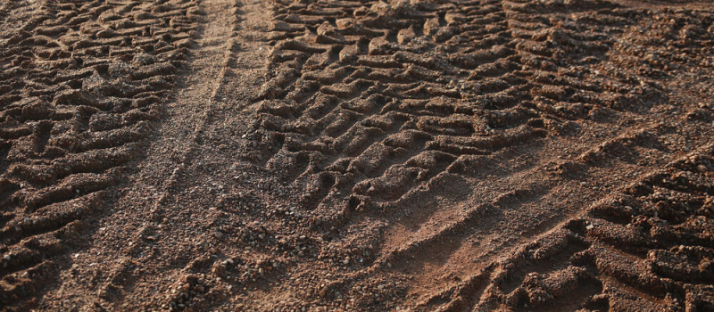 Tracks Vs Wheels: Which Should You Choose?